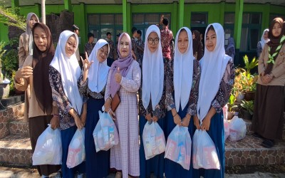 Inspiratif! MTsN 2 Garut Berbagi: 86 Peserta Didik Yatim Piatu Terima Santunan di Bulan Ramadhan